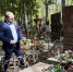 В Пензе депутаты возложили цветы на могилы героев войн и труда - ПензаСМИ