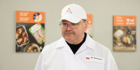Олег Мельниченко рассказал об увеличении ГК «Дамате» поставок мяса птицы в КНР - Progorod58.Ru