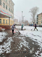 В Железнодорожном районе наводят санитарный порядок