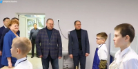 Олег Мельниченко осмотрел обновленную школу в Шемышейке - Пенза-Обзор