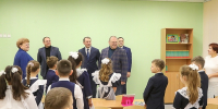 Олег Мельниченко осмотрел открывшуюся после капремонта школу в Шемышейке - ИА PenzaNews