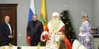 Олег Мельниченко и сенатор Николай Кондратюк вручили подарки участникам акции «Елка желаний» - РИА Пензенской области