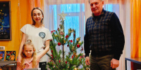 Виктор Кувайцев по поручению Олега Мельниченко подарил 5-летней Алисе из Пологовского района новые куклы - РИА Пензенской области