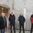 Олег Ягов и Алексей Фомин проверили ход ремонта спортзала в школе Белинского района - SMI58.Ru