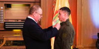 Пензенский губернатор Олег Мельниченко наградил отличившихся бойцов Росгвардии - Росгвардия