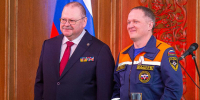 Ордена, медали и почетные грамоты вручал лично губернатор Пензенской области Олег Мельниченко||Фото А. Юшин - Пензенская Правда
