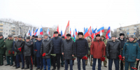 Пензенцы возложили цветы к Вечному огню - Город Пенза