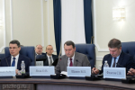 Олег Мельниченко поручил сделать более массовым социально-психологическое тестирование школьников