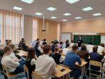 В агроклассе школы №66 им. В.А. Стукалова сотрудница галереи Светлана Николаевна Казицына провела урок, посвященный современному туризму и особенностям работы экскурсовода