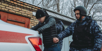 Росгвардейцы задержали неадекватного пензенца, пристававшего к прохожим возле торгового павильона - Росгвардия
