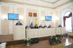 Олег Мельниченко предложил ввести в регионе меры поддержки для семейного предпринимательства