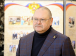 Олег Мельниченко посетил выставку «Своих не бросаем» в краеведческом музее и передал новые экспонаты
