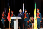 Олег Мельниченко вручил сотрудникам СОБР 11 медалей