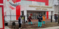 Коллектив Центра крови принял участие в общегородском субботнике - Центр крови