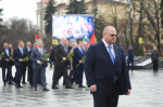 В Минске Олег Мельниченко возложил венок к Монументу Победы