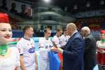 Олег Мельниченко и Петр Пархомчик наградили игроков товарищеского матча по мини-футболу