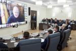 Олег Мельниченко потребовал продлить в регионе проект по профилактике социального сиротства