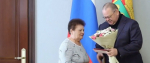 Олег Мельниченко наградил пензенскую семью, воспитавшую трех офицеров
