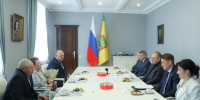 Олег Мельниченко вручил медали «За содействие специальной военной операции» супругам Лебедевым - ИА PenzaNews