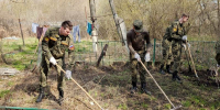 Маме бойца СВО помогли навести порядок во дворе - Город Пенза