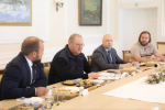 Мельниченко поручил ежеквартально проводить бизнес-завтраки
