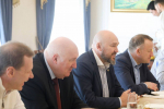 Мельниченко поручил ежеквартально проводить бизнес-завтраки