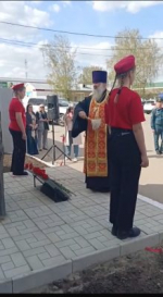 Протоиерей Виталий Ещенко освятил памятник пожарным