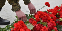 В Пензе почтили память героев труда - Комсомольская правда