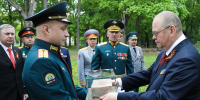 Олег Мельниченко передал в музей Пензенского артиллерийского инженерного института камень из Брестской крепости - ИА PenzaNews