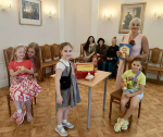 В честь Международного дня защиты детей участницы Театра моды Ирины Князевой в Губернаторском доме представили музыкальную постановку по произведению Леонида Ленча