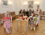 В честь Международного дня защиты детей участницы Театра моды Ирины Князевой в Губернаторском доме представили музыкальную постановку по произведению Леонида Ленча