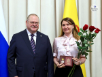 Накануне Дня России Олег Мельниченко вручил награды наиболее отличившимся пензенцам. Как это было в 84 фото