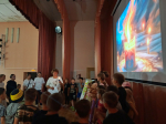 В Досуговом центре села Алферьевка для воспитанников детского лагеря «Росинка» состоялся урок нравственности « Если добрый ты…»