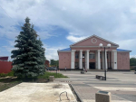 В Бессоновке благоустраивают территорию возле Дома культуры