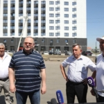 Олег Мельниченко проинспектировал стройплощадки соцобъектов в растущих микрорайонах Пензы