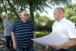 Губернатор Олег Мельниченко проверил благоустройство объектов в Иссинском районе