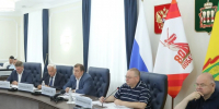 Олег Мельниченко поручил органам власти активнее работать с обращениями в соцсетях - Комсомольская правда