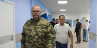 Олег Мельниченко осмотрел отремонтированную школу в Токмаке - Пенза-Обзор