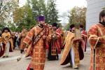В Спасском кафедральном соборе митрополит Серафим освятил мед
