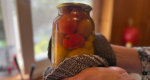 Пряный вкус этих маринованных помидоров украл мое сердце - даже соус съедается «под чистую»
