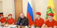 Олег Мельниченко вручил грамоты наставникам и поощрил участников сборов Гвардеец - Stolica58.Ru