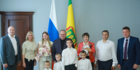 «Собери ребенка в школу»: губернатор встретился с многодетной семьей из Пензы - Социальный портал