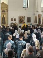 Сотрудники Специальных управлений ФПС № 22 и № 102 МЧС России вместе с кадетами почтили образ Божией Матери «Неопалимая Купина»