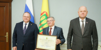 Губернатор Олег Мельниченко вручил Владимиру Подобеду Почетную грамоту Пензенской области - Пенза-Обзор