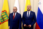 Олег Мельниченко снова в строю! Вручение наград отличившимся пензенцам провел губернатор в Круглом зале Правительства региона