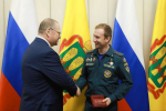 Олег Мельниченко вручил награды пензенцам за успехи в труде и общественной деятельности