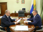 Мельниченко обсудил с Гришаевым результаты работы в сфере дорожного строительства