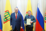 Олег Мельниченко отметил наградами лучших работников агропромышленного комплекса