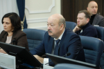 Олег Мельниченко призвал активнее внедрять в работу МФЦ современные цифровые услуги