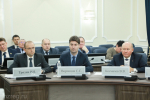 Олег Мельниченко призвал активнее внедрять в работу МФЦ современные цифровые услуги